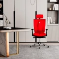 Odważny akcent we wnętrzu biurowym - fotel SPACE Fire Red podkreśla nowoczesny styl.webp