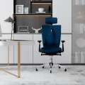 Medyczny fotel Kulik System Space w nowoczesnym biurze - bestseller nr 3 łączący certyfikowaną ergonomię z profesjonalnym designem.webp