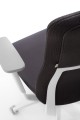 Ergonomiczny fotel Violle 130SFL z elegancką, lekką linią i zintegrowaną ramą oparcia połączoną z podłokietnikami.jpg