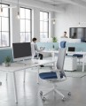 Nowoczesne fotele AccisPro w przestrzeni typu open space - spójny design i wysoka ergonomia.jpg