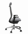 Elegancka podstawa z polerowanego aluminium w fotelu AccisPro - luksusowe wykończenie w wersji premium.jpeg