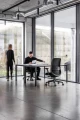 wyposazenie-biura-open-space-bejot-belt-czarny-design-i-trwalosc.jpeg