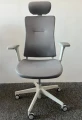 fotel-biurowy-131sfl-jasnoszary-ergonomiczny-z-zaglowkiem-premium.jpeg
