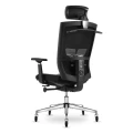 Onyx Black SPACE z regulowanym podparciem lędźwiowym, eliminującym bóle pleców podczas pracy biurowej.webp