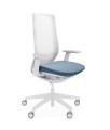 Fotel AccisPro 150SFL – jasna, lekka konstrukcja, ergonomiczne siedzisko i oparcie z siatki, regulowane podłokietniki.jpg