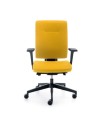 Fotel ergonomiczny Xenon od Profim z czarnym krzyżakiem i podłokietnikami, wspierający zdrową postawę w biurze.jpg