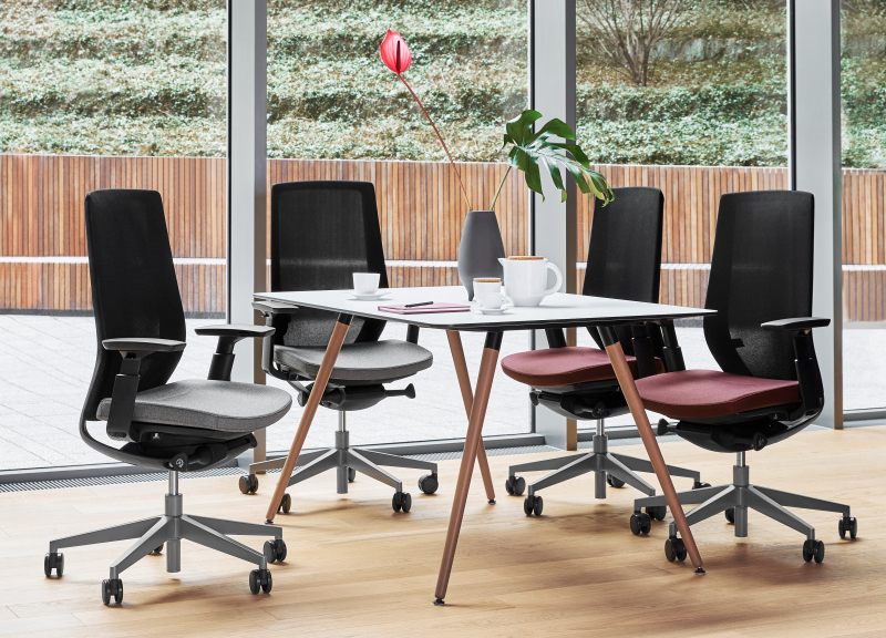 Fotel Profim AccisPro – ergonomiczny fotel biurowy z funkcją aktywnego siedzenia